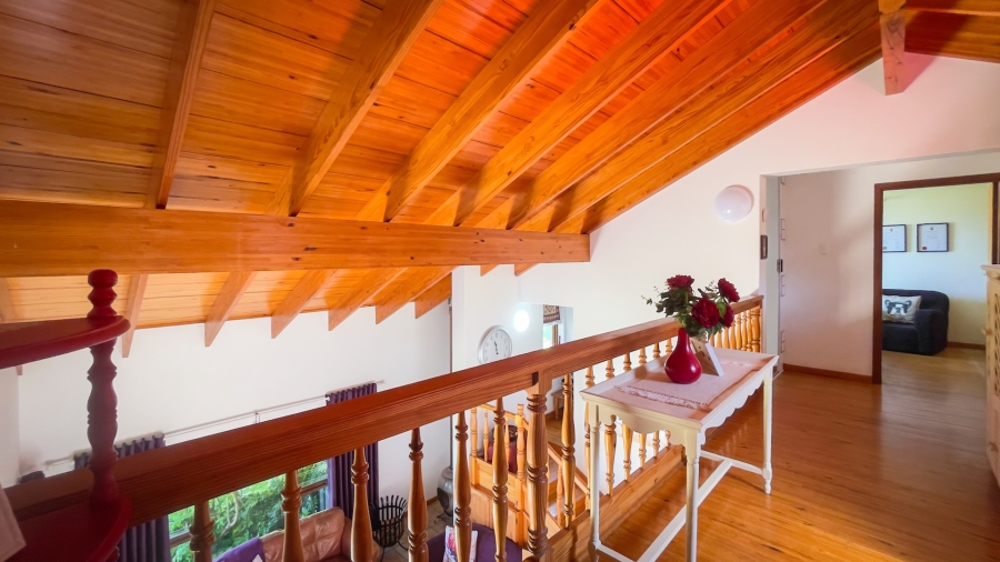 5 Bedroom Property for Sale in Glentana Western Cape